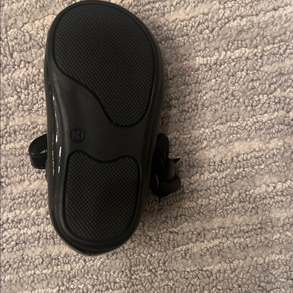 Baby girl black Patent Mary Jane shoes (size 3) - Picture 2 of 3